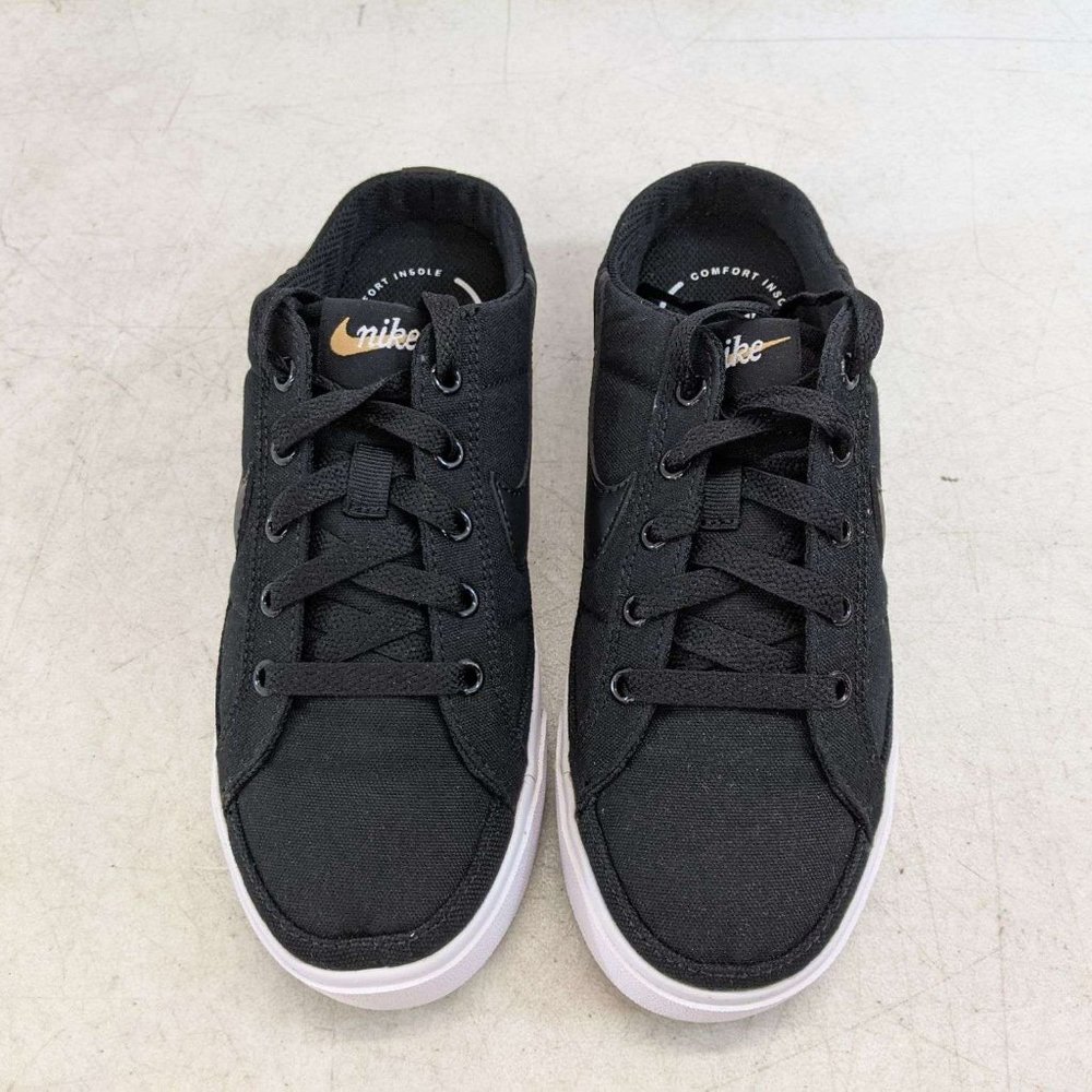 Nike Womens court legacy mule . B & W Size 6